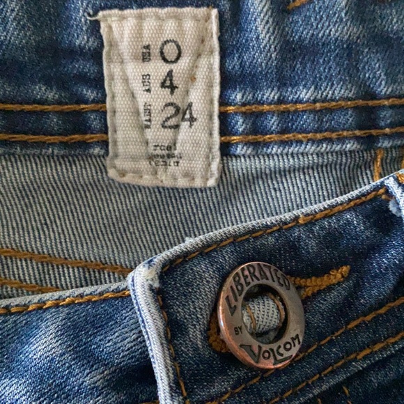 Volcom Jeans Shorts - Picture 3 of 4